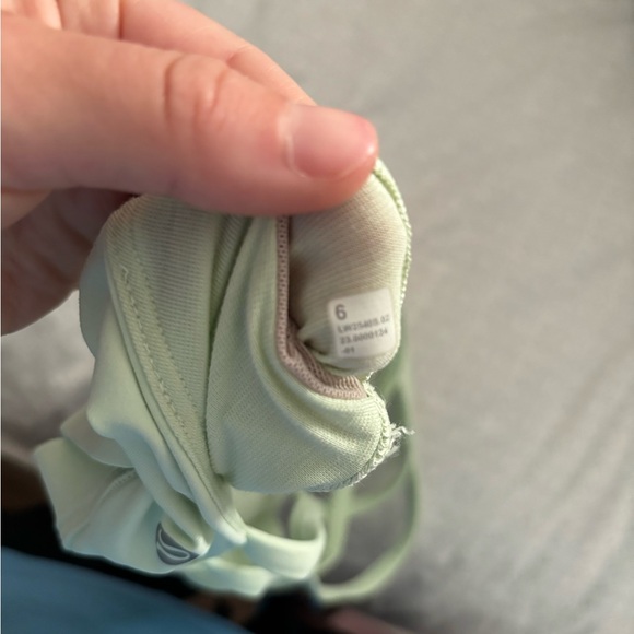 Lululemon - Picture 3 of 3